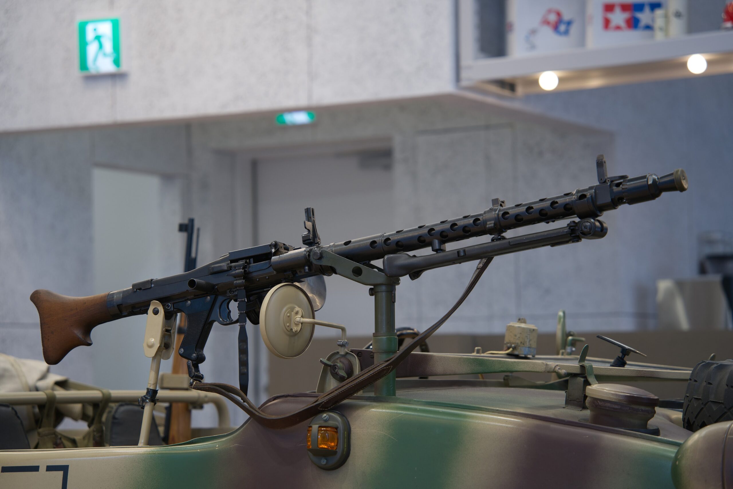 シュビムワーゲンにマウント経由で積載されたMG34